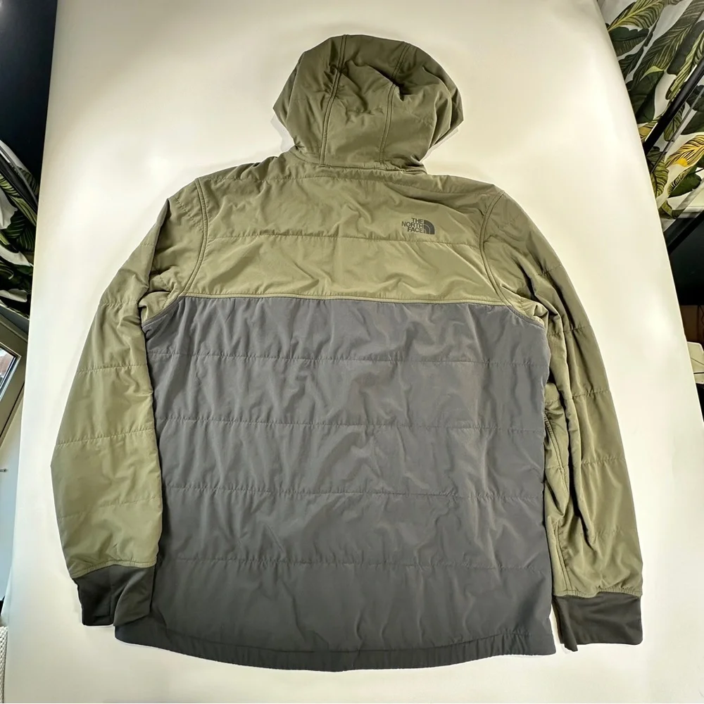 The North Face Men's Olive and Gray Puffer Jacket - Picture 5 of 14